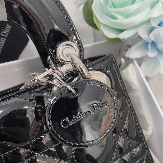 2025228Y600P20555676