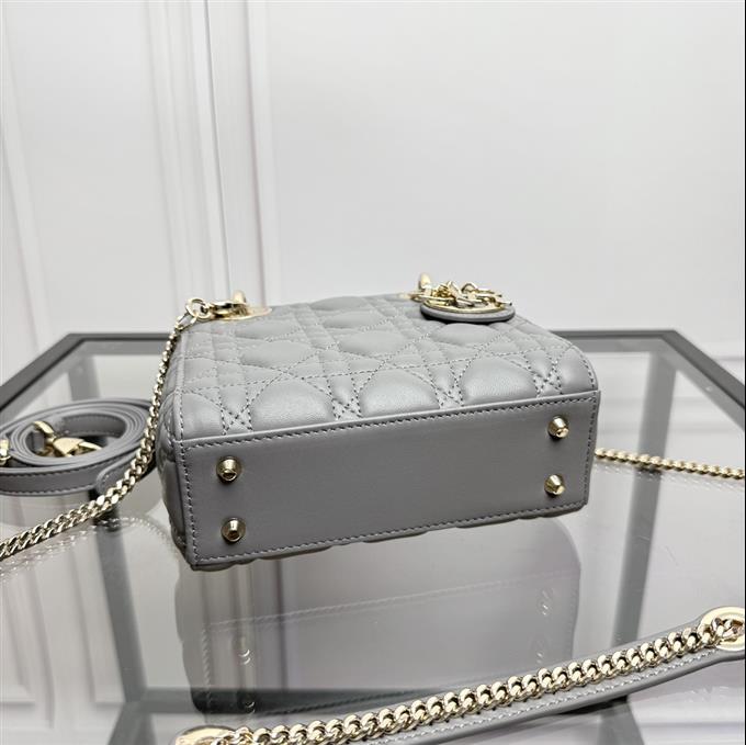 2025228Y600P205556802