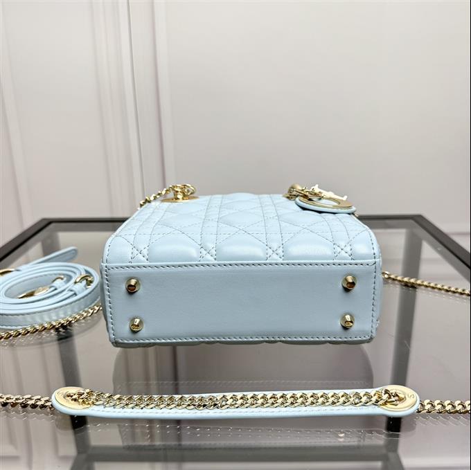 2025228Y600P205556958