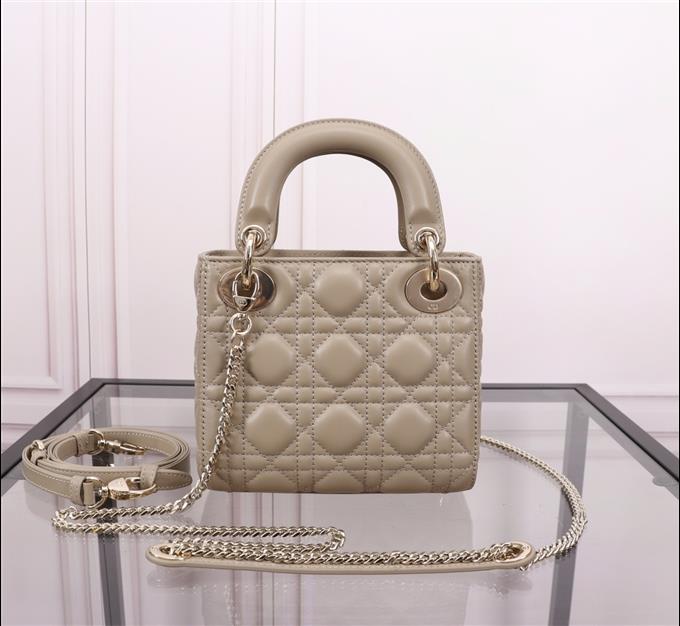 2025228Y600P205557352