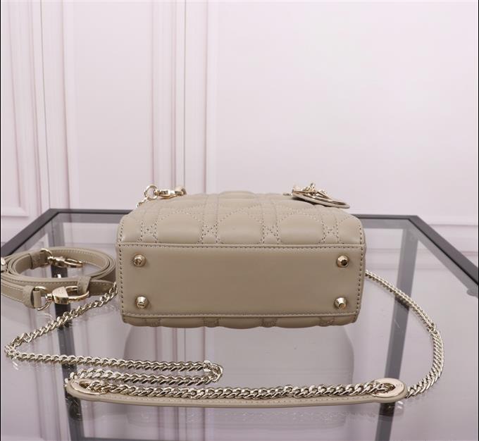 2025228Y600P205557368