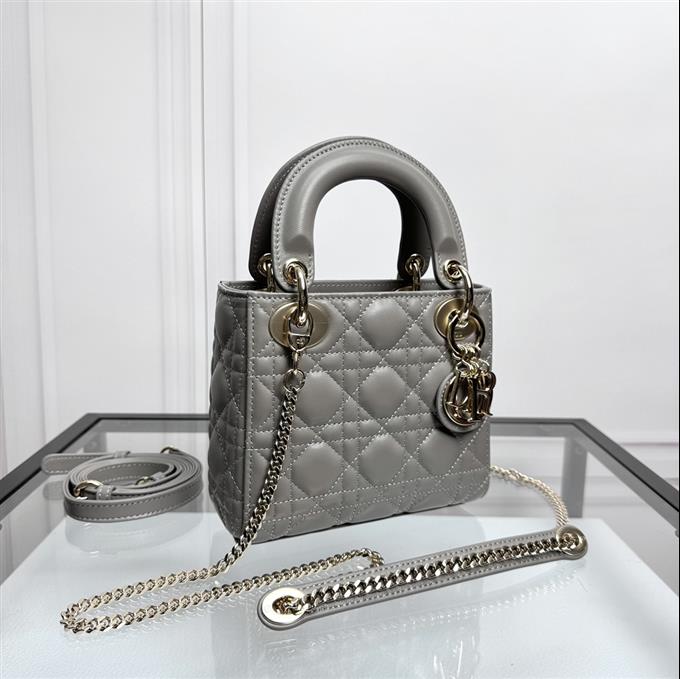 2025228Y600P205557461