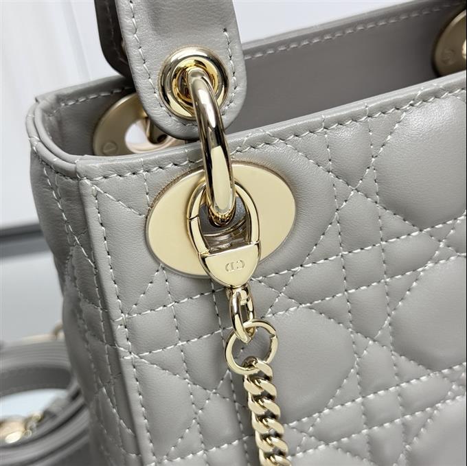 2025228Y600P205557525