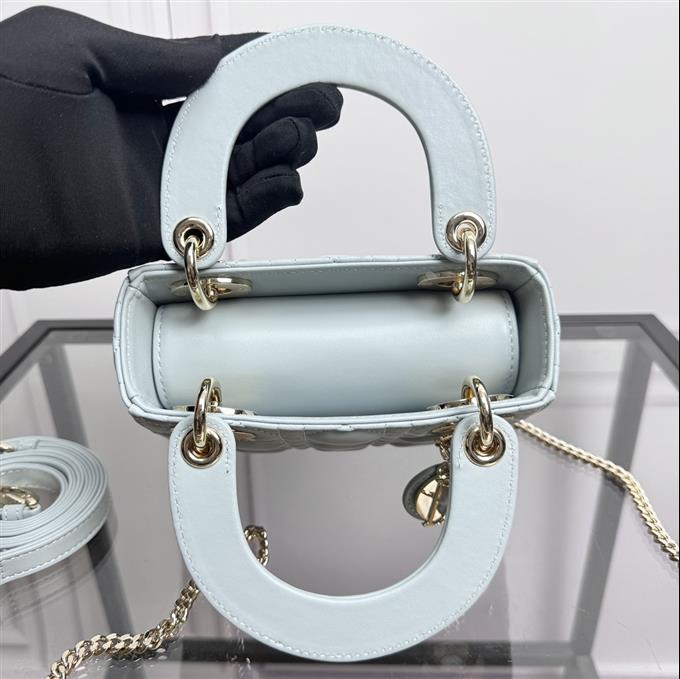 2025228Y600P205557668