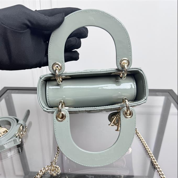 2025228Y600P205557809