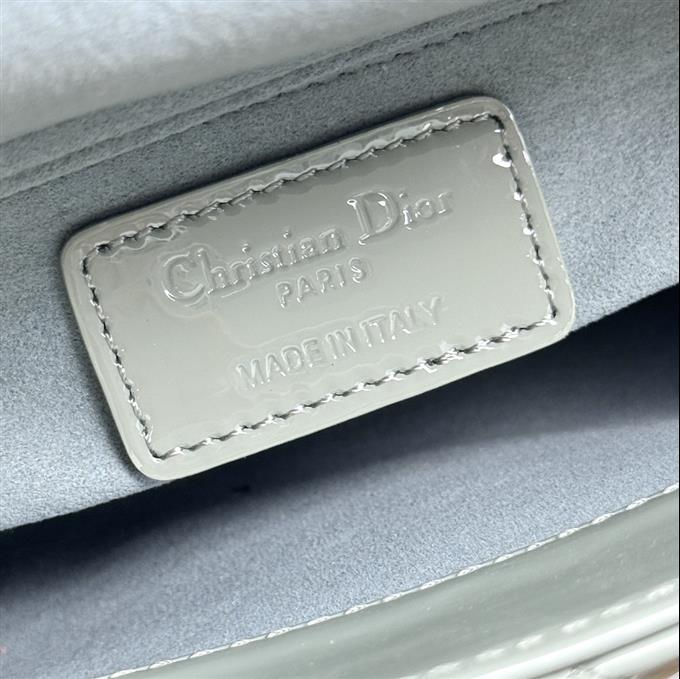 2025228Y600P205557824