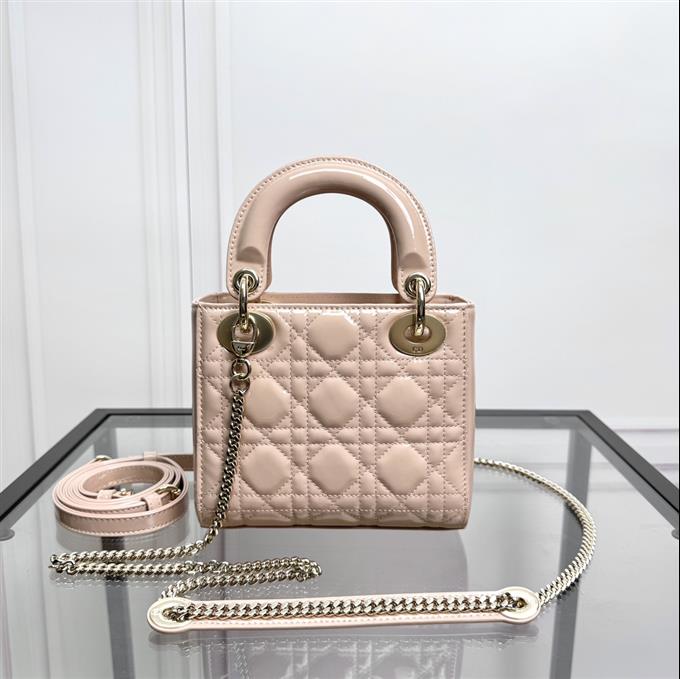 2025228Y600P205558202