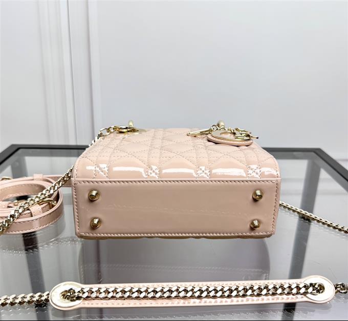 2025228Y600P205558218