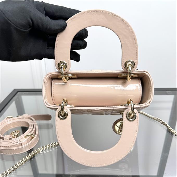 2025228Y600P205558234