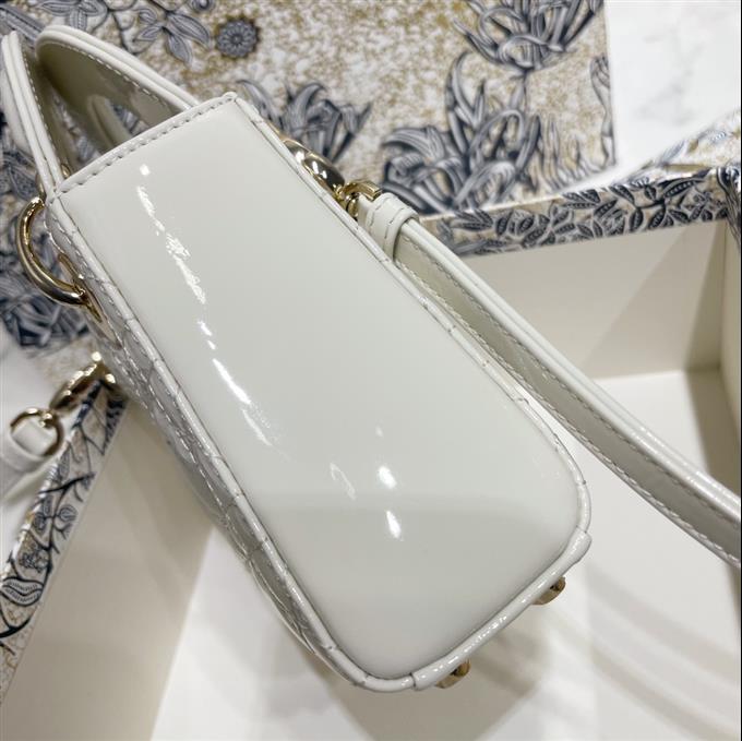 2025228Y780P205630688