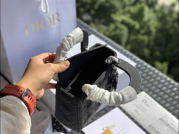 2025228Y900P205545822