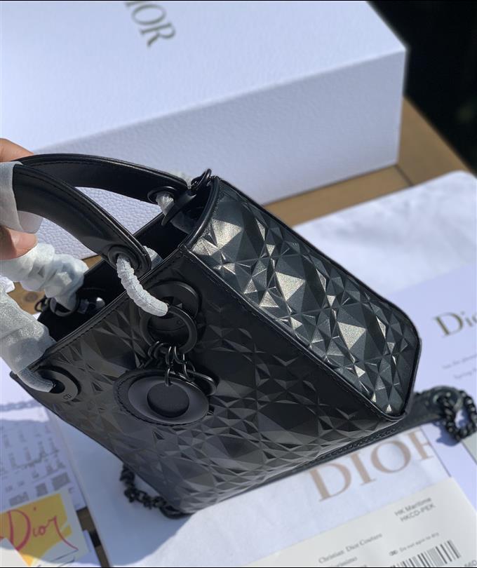 2025228Y900P205545884