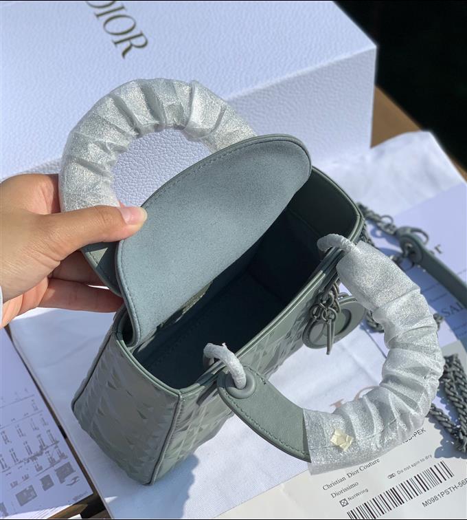 2025228Y900P205546104