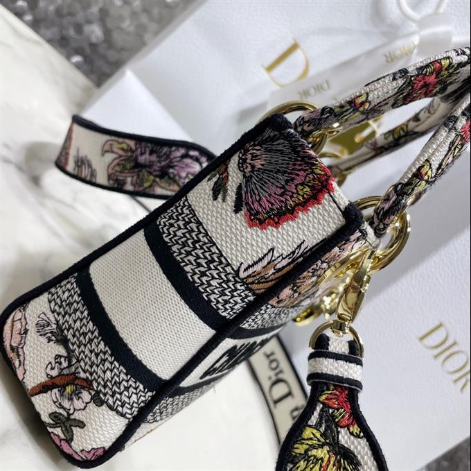 2025228Y600P212521329