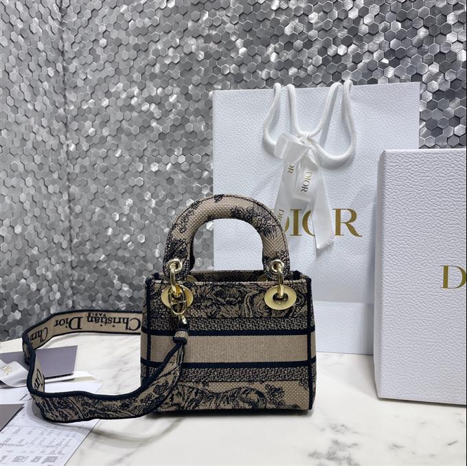 2025228Y600P212521531