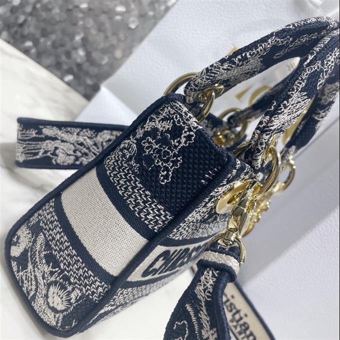 2025228Y600P212521831