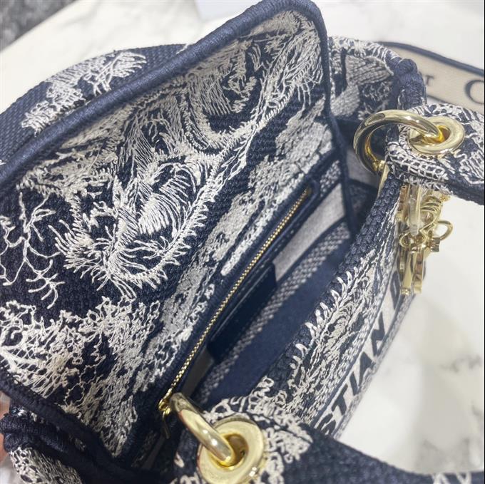 2025228Y600P212521878