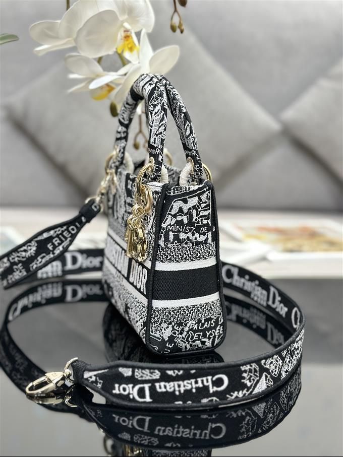 2025228Y600P212522320