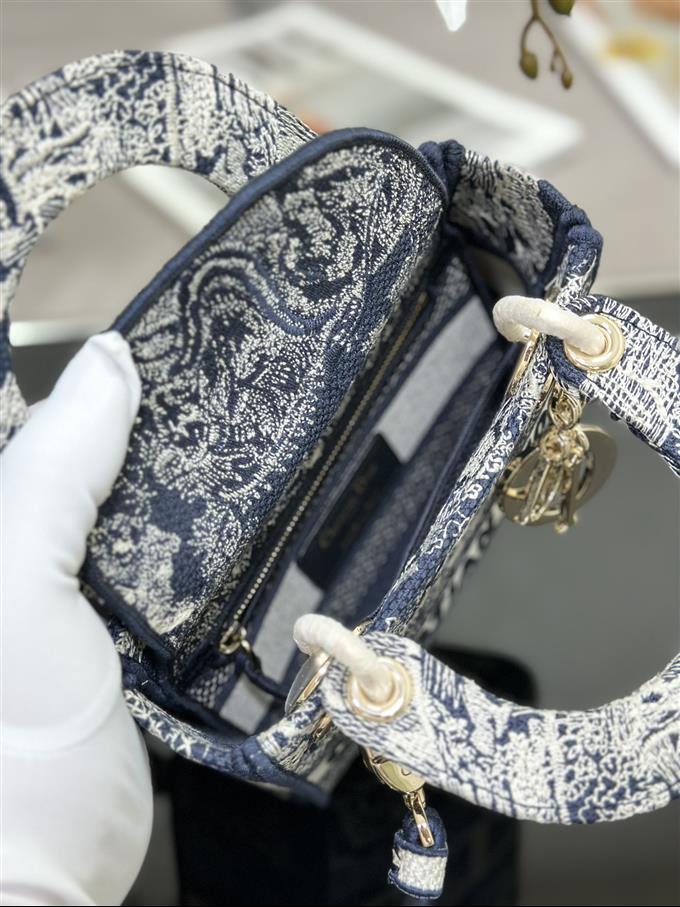 2025228Y600P212522542