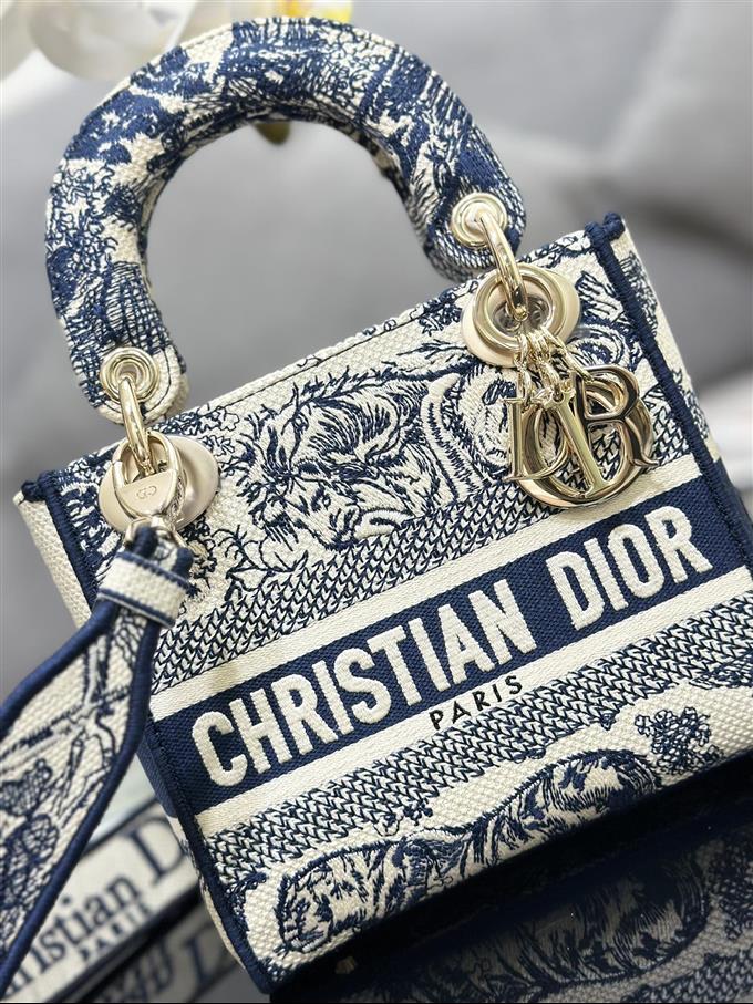 2025228Y600P212522636