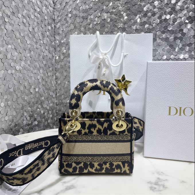 2025228Y600P212522825