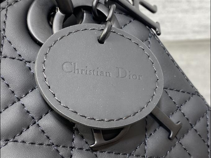 2025228Y650P205544939