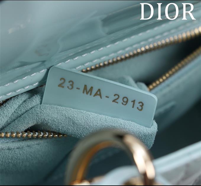 2025228Y650P205618136