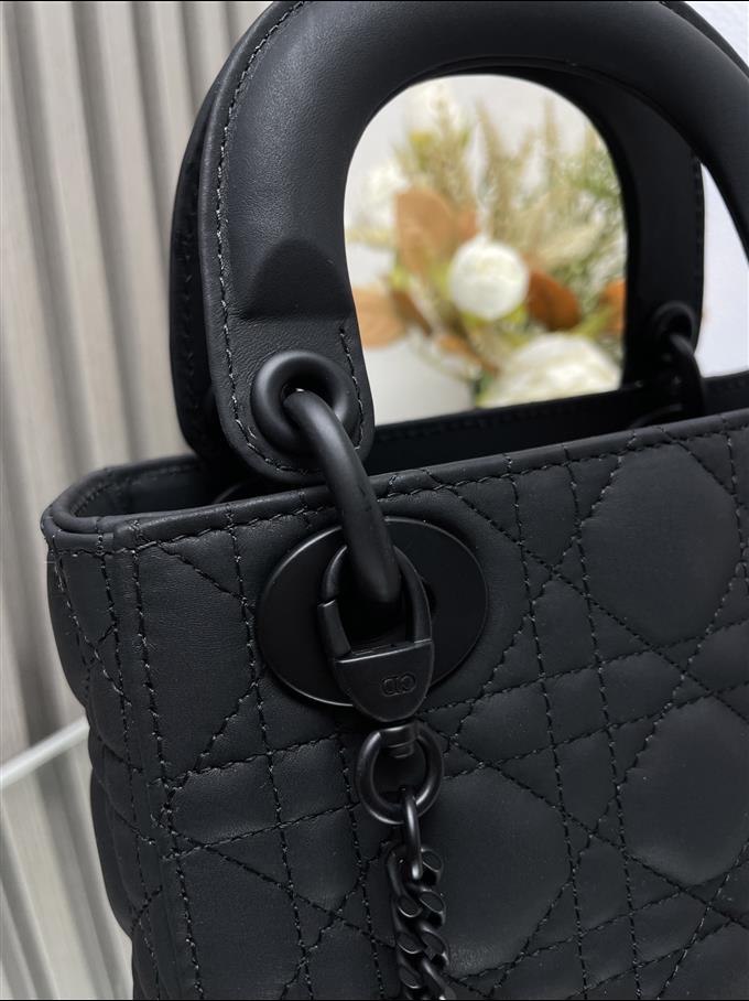 2025228Y650P205618768