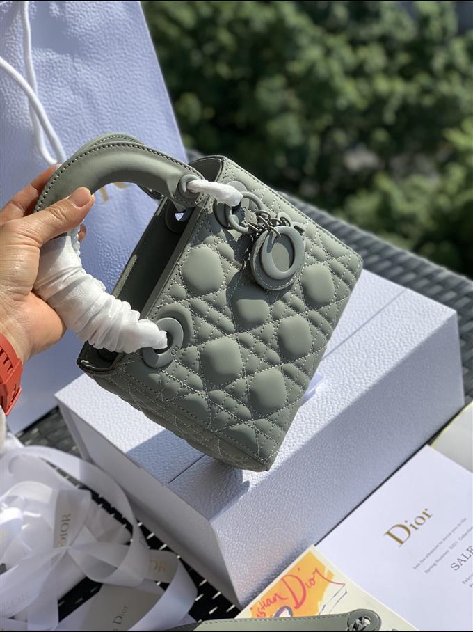 2025228Y900P221259454