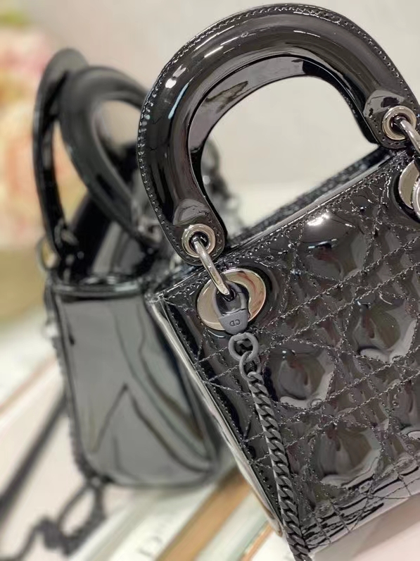 2025228Y650P205620478