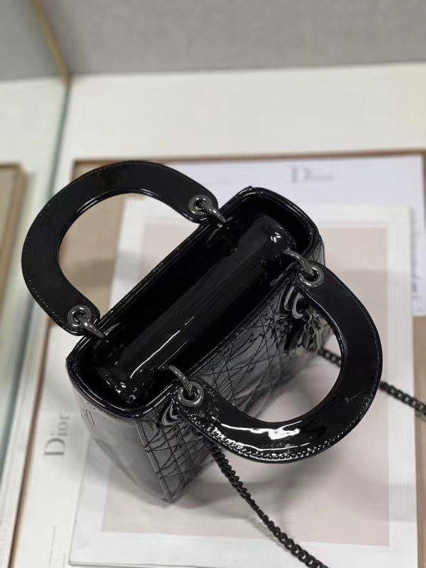 2025228Y650P205620524