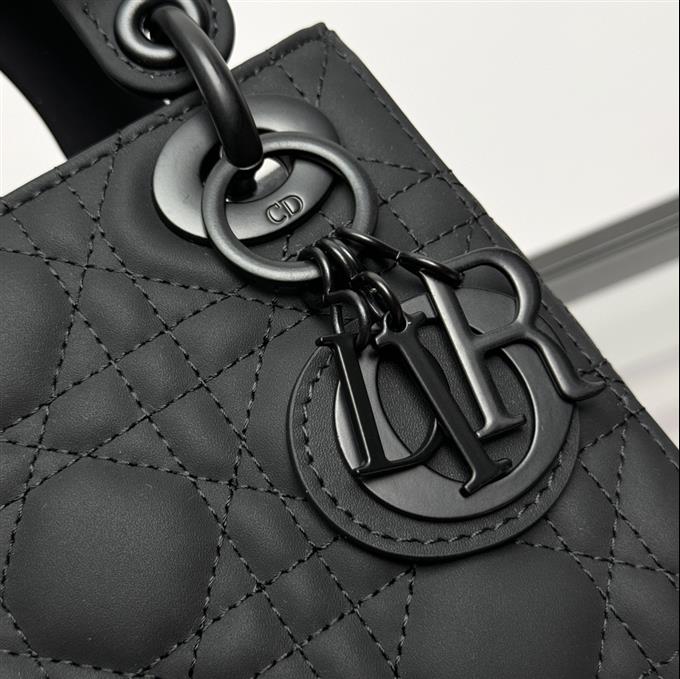 2025228Y650P205620726