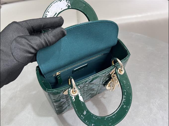 2025228Y650P205621375