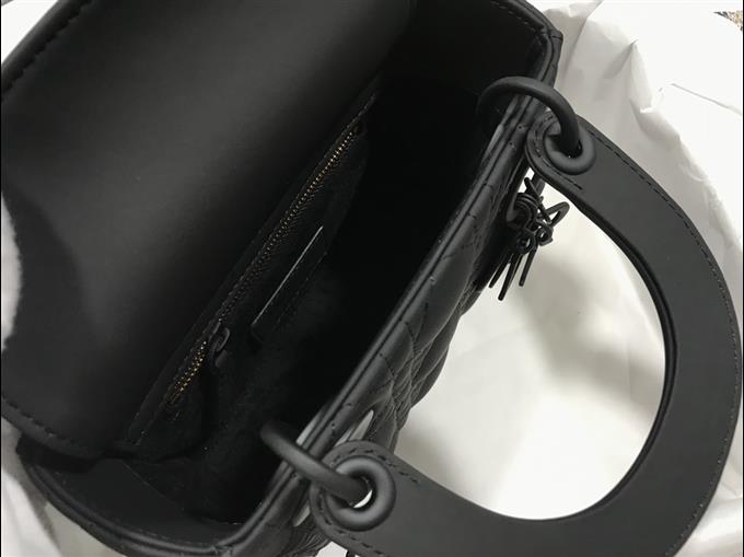 2025228Y650P211856970