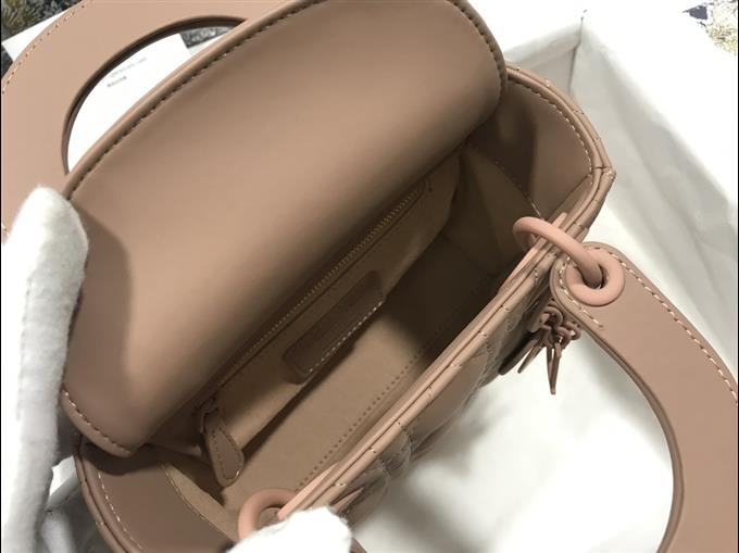 2025228Y650P211857111