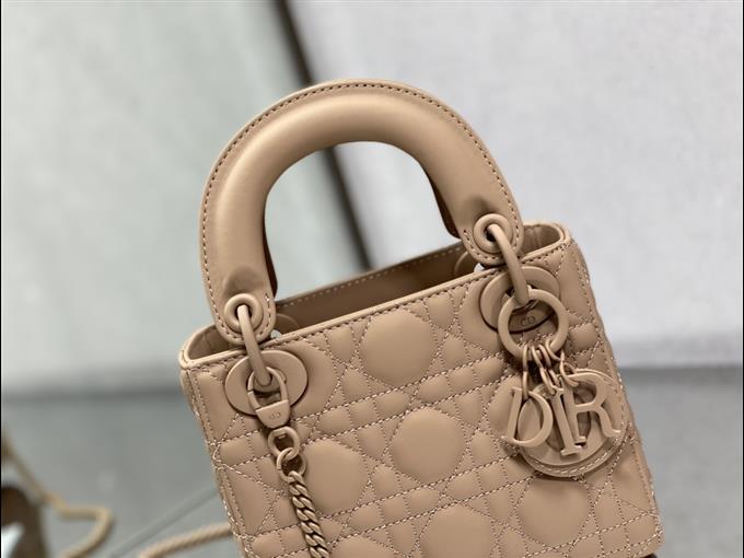 2025228Y650P212524789