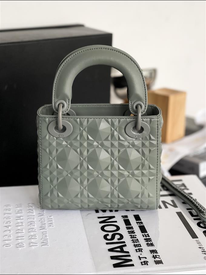 2025228Y650P212525169