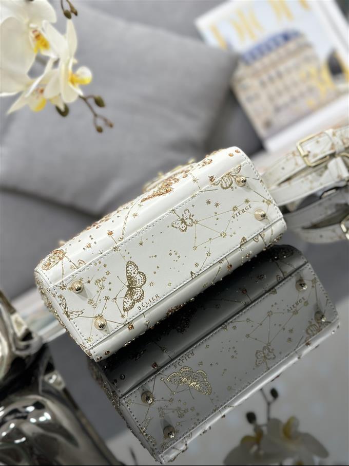 2025228Y1550P211618218