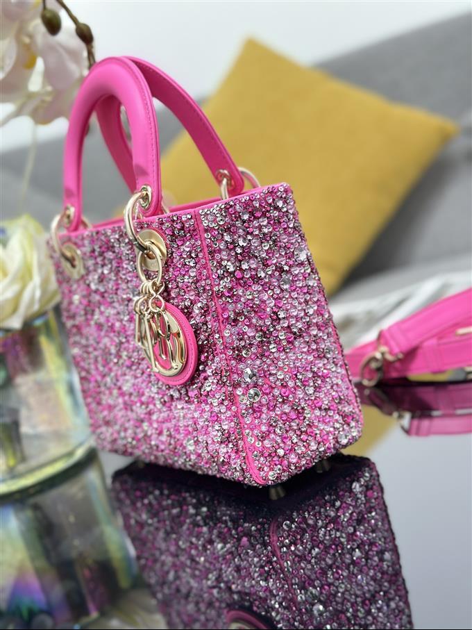 2025228Y1860P211618769