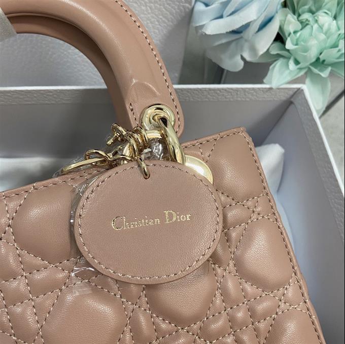 2025228Y650P211717117