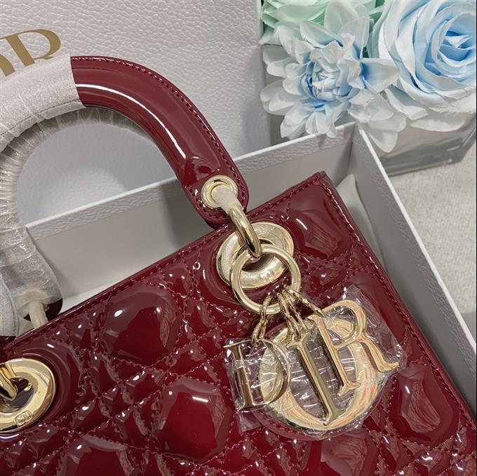 2025228Y650P211717805