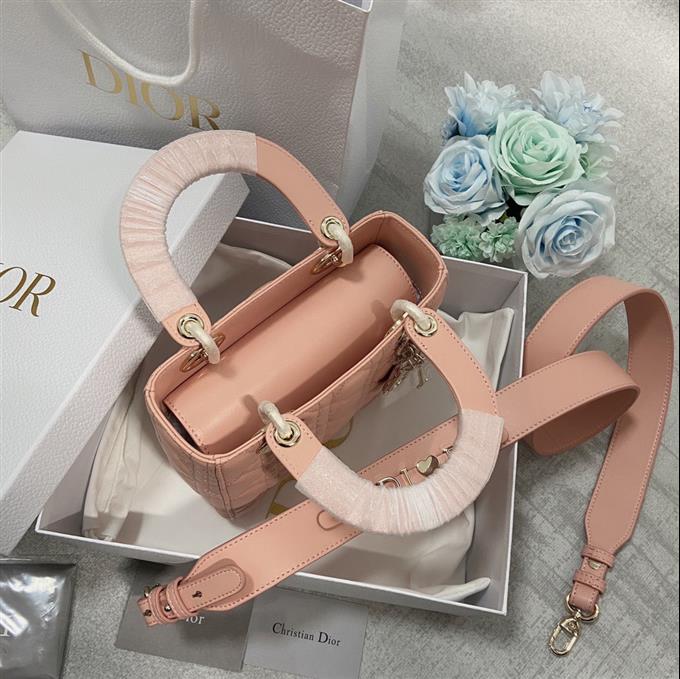 2025228Y650P211718150