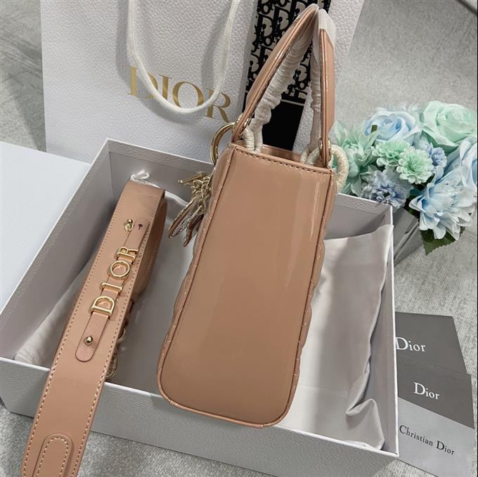 2025228Y650P211718702