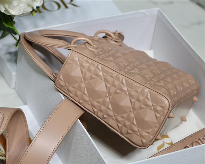 2025228Y700P222458780