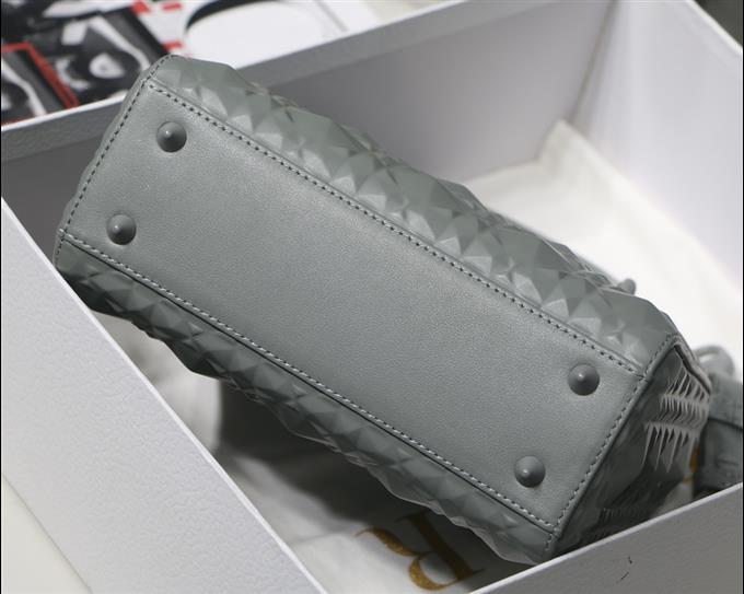 2025228Y700P222458937