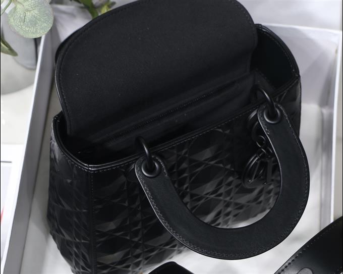 2025228Y700P222459232