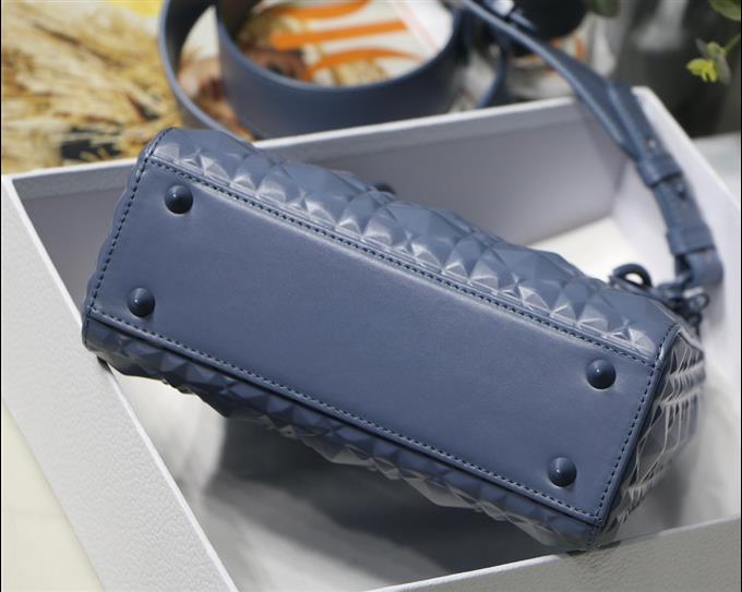 2025228Y750P211614735