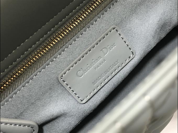 2025228Y750P211614892