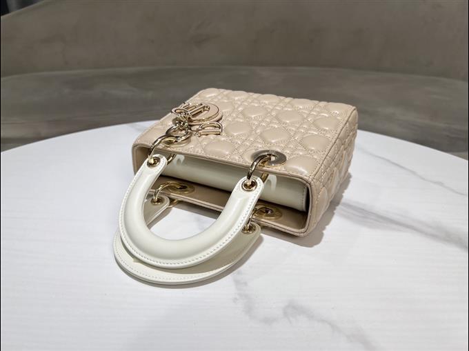 2025228Y750P211614988