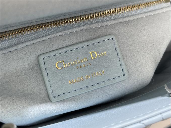 2025228Y750P211615177